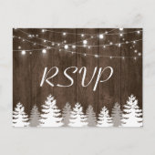 Rustic Wood String Lights Pine Trees Wedding RSVP Uitnodiging Briefkaart (Voorkant)