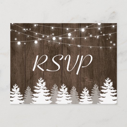Rustic Wood String Lights Pine Trees Wedding RSVP Uitnodiging Briefkaart (Voorkant)
