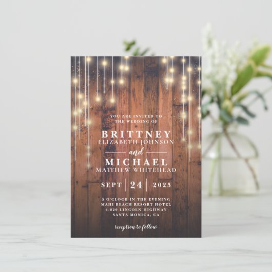 Rustic Wood String Lights Wedding Kaart (Staand voorkant)