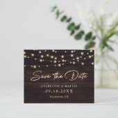 Rustic Wood String Lights Wedding Save the Date Aankondigingskaart (Staand voorkant)