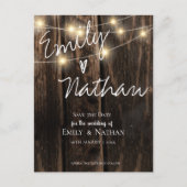 Rustic Wood String Lights Wedding Save the Date Uitnodiging Briefkaart (Voorkant)
