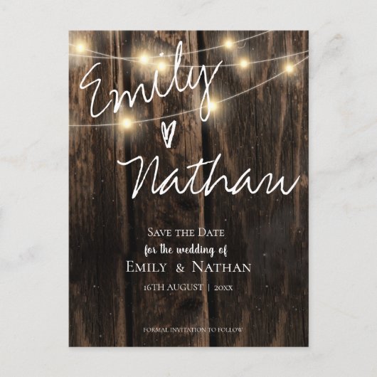 Rustic Wood String Lights Wedding Save the Date Uitnodiging Briefkaart (Voorkant)