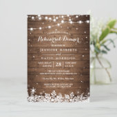 Rustic Wood String Lights Winter Rehearsal Dinner Kaart (Staand voorkant)