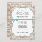 Rustic Wood Stropdas The Knot Wedding Invitation Kaart (Voorkant / Achterkant)