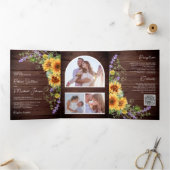 Rustic Wood Sunflower Lavender QR Code Weddenschap Drieluik Uitnodiging (Binnen)