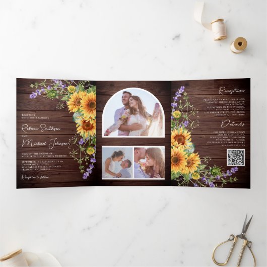 Rustic Wood Sunflower Lavender QR Code Weddenschap Drieluik Uitnodiging (Binnen)