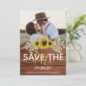Rustic Wood Sunflower Save the Date Aankondiging (Staand voorkant)