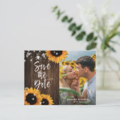 Rustic Wood Sunflower Save the Date Photo Briefkaa Aankondigingskaart (Staand voorkant)