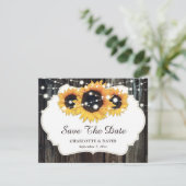 Rustic Wood Sunflower Wedding Save the Date Aankondiging (Staand voorkant)