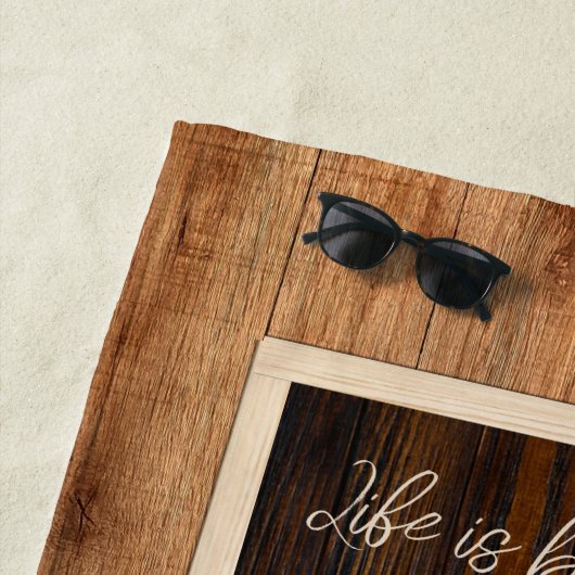 Rustic Wood Tone Monogram Strandlaken (In situ)