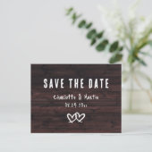 Rustic Wood Two Hearts Wedding Save the Date Briefkaart (Staand voorkant)