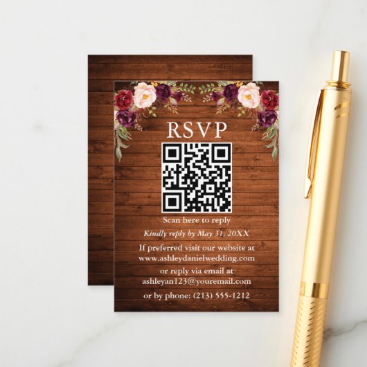 Rustic Wood Waterverf Burgundy Floral QR RSVP Informatiekaartje (Voorkant / Achterkant in situ)
