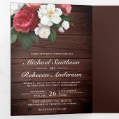 Rustic Wood Wedding Red Roses and White Magnolia Drieluik Uitnodiging (Binnenzijde eerst)