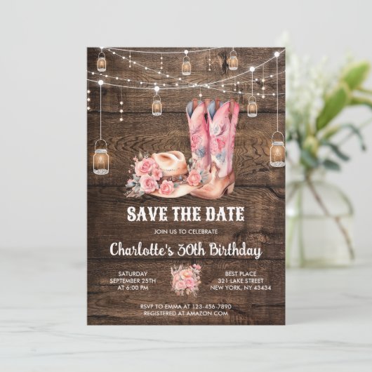 Rustic Wood Western Save the Date Cowgirl Verjaard Kaart (Staand voorkant)