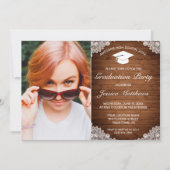 Rustic Wood & White Lace Afstuderen Foto Invitati Kaart (Voorkant)
