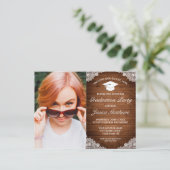Rustic Wood White Lace Afstuderen Fotouitnodiging Briefkaart (Staand voorkant)