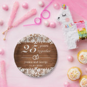 Rustic Wood & White Lace Wedding Jubileum Papieren Bordje (Feest)