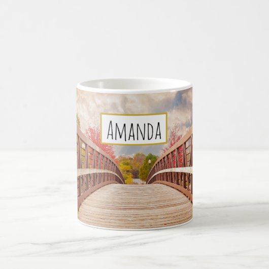 Rustic Wooden Bridge in het land Koffiemok (Center)