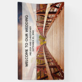 Rustic Wooden Bridge in het Landhuwelijk Spandoek (Verticaal)