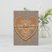 Rustic Wooden Heart Burlap Country Wedding Invites Kaart (Staand voorkant)