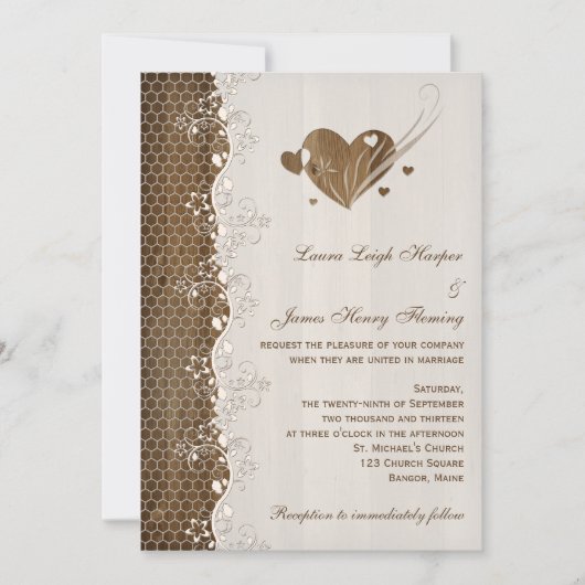 Rustic Woodgrain Floral Lace Hearts Wedding Invite Kaart (Voorkant)