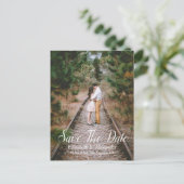 Rustic Woodland sparen de datum Aankondigingskaart (Staand voorkant)