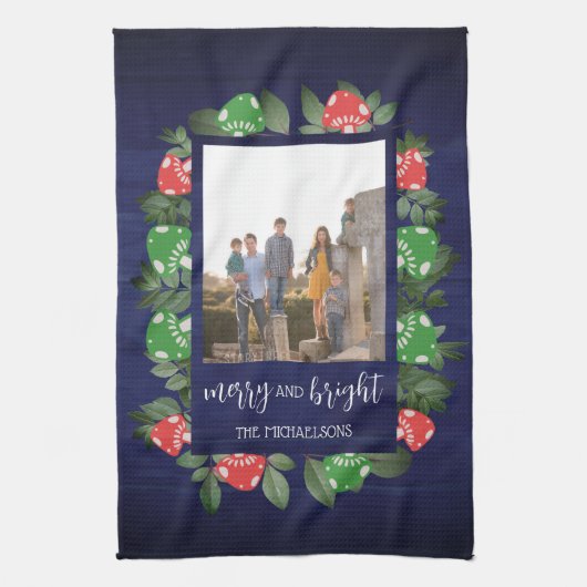 Rustic Woodland Whimsical Mushrooms Christmas Theedoek (Verticaal)