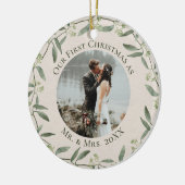 Rustic Wreath First Kerstmis als Mr & Mrs. 2 Foto Keramisch Ornament (Links)