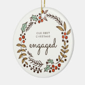 Rustic Wreath Onze 1e verloofde kerstfoto Keramisch Ornament (Links)