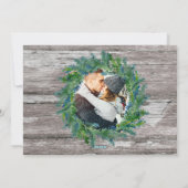 Rustic Wreath Twee Foto Vrolijk Kerstscript Feestdagenkaart (Achterkant)