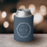 Rustic Wreath Wedding Monogram | Blauwmeer Blikjeskoeler<br><div class="desc">Dankzij op maat gekleurde, gedrukte koelboxxen is een leuk en functioneel huwelijk voor uw gasten een goed idee! Pas de sjabloon aan met de bruid- en bruidenamen of monogram-initialen. Voeg uw trouwdatum, de plaats, de staat of de plaatsnaam of een andere douanetekst toe. Dit moderne rustige logo-achtige ontwerp heeft een...</div>