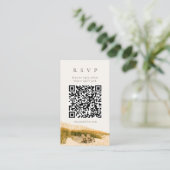 Rustic Zee Gras QR Code Golfkust RSVP Kaart (Staand voorkant)