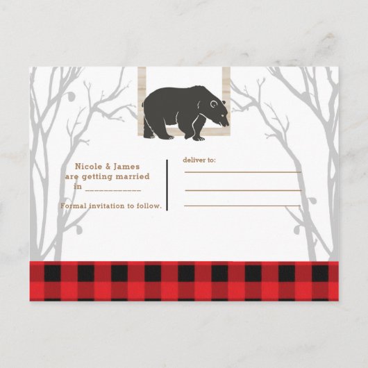 Rustiek Beer Red Plaid Bossen Wedding Save the Dat Aankondigingskaart (Achterkant)