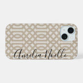 Rustiek Beige Trellis Monogram iPhone 15 Case (Achterkant horizontaal)