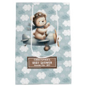 Rustiek Blauw Baby shower Gift Bag met Beer Pilot Medium Cadeauzakje (Achterkant)