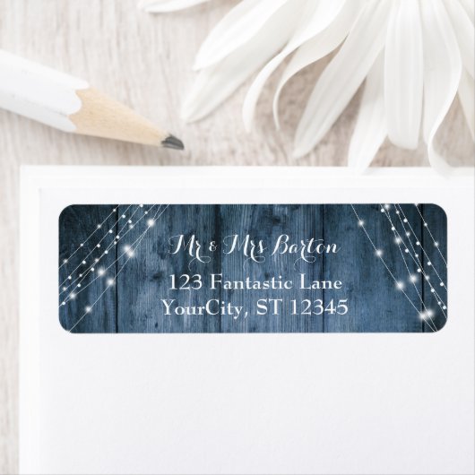 Rustiek Blauw Hout, Wit Licht Strings Bruiloft 2 Etiket (Insitu)