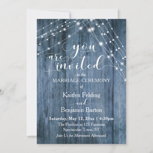 Rustiek Blauw Hout, Wit Licht Strings Bruiloft Kaart (Voorkant)