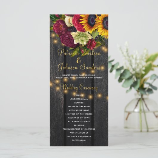 Rustiek bloemenbordeaux schuur hout bruiloft progr programmakaart (Staand voorkant)