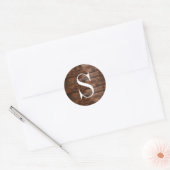 Rustiek Bruin Houten Textuur Monogram Ronde Sticker (Envelop)