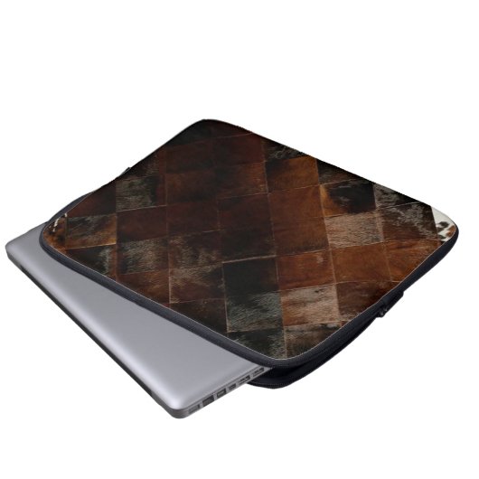 Rustiek Bruin Patchwork Koeienhuid Laptop Sleeve (Voorkant onderkant)