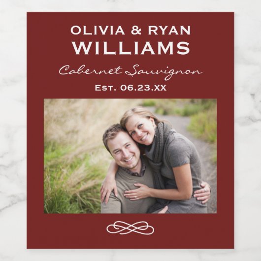 Rustiek Donkerrood Bruiloft Foto Monogram Wijn Etiket (Enkel label)