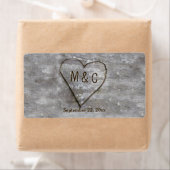 Rustiek gesneden berk hart monogram etiket (Insitu)