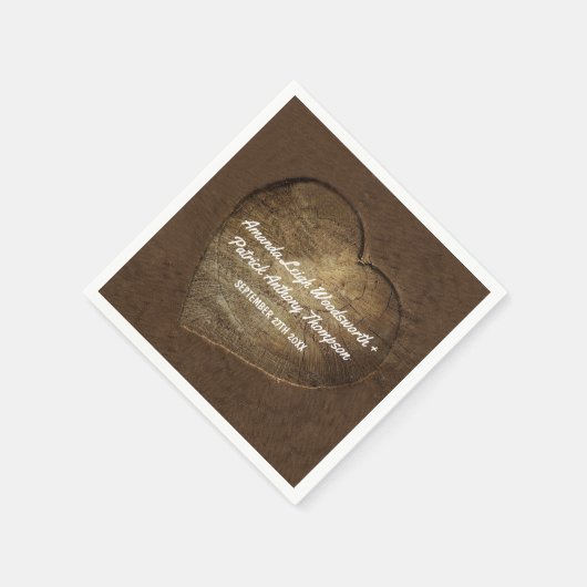 Rustiek gesneden hart eikenboom plak bruiloft serv servet (Hoek)