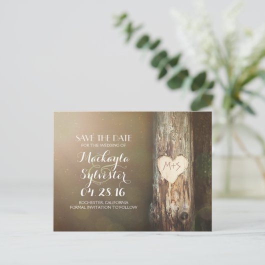 Rustiek gesneden hartboom Save the Date briefkaart (Staand voorkant)