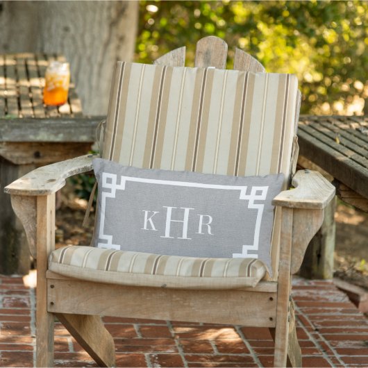 Rustiek Grijs Grieks Key Border Custom Monogram Buitenkussen (Stoel)