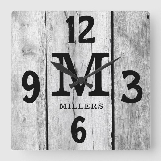 Rustiek Grijs Hout Familienaam Monogram boerderij Vierkante Klok (Voorkant)