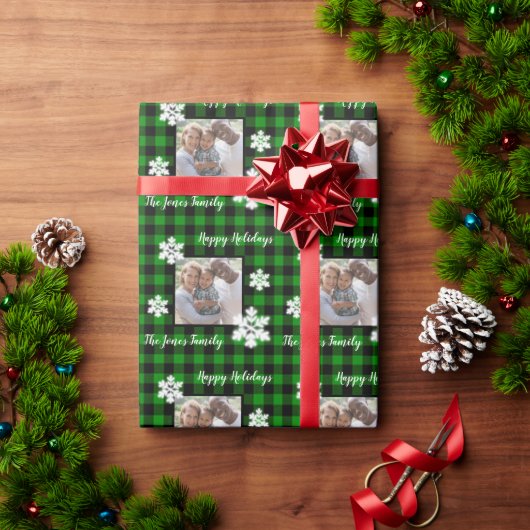 Rustiek groen zwart plaid met sneeuwvlok detail wr cadeaupapier (Feestdagen Geschenken)
