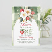 Rustiek groene rode aardbeienbes eerste verjaardag kaart (Staand voorkant)