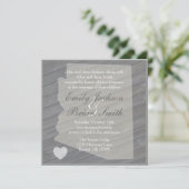 Rustiek hout Arizona grijze bruiloft uitnodigingen (Staand voorkant)