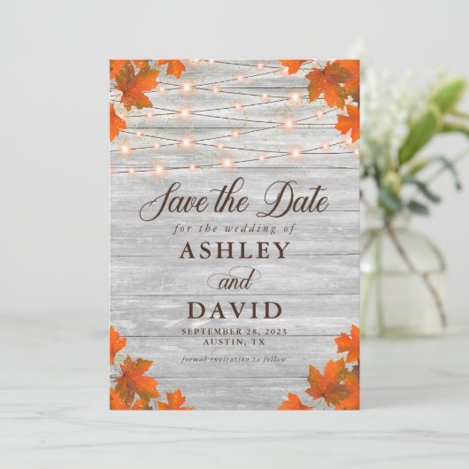 Rustiek hout Bewaar de datum String Lights Fotokaa Save The Date (Staand voorkant)